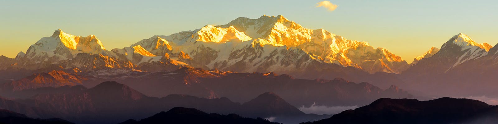 c549c3ae 78de 486f 9da7 e6d1ee9762bf sandakphu skp may 2019   indiahikes   swathi   sabargram campsite   sleeping buddha mountain range sunrise mountains 1 