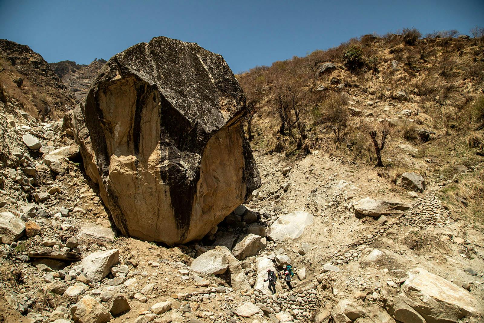 39524d54 60b7 41b5 896d 3ade24547485 harkidun indiahikes jothiranjan trailwithtrekkers decending from osla village 