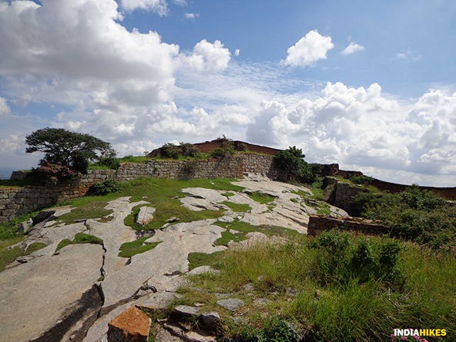 95abdd46 11a7 4e16 bbdf c178b9acea05 %2817%29 channarayana durga trek  view of what the top of the fort looks like  suhas saya  indiahikes