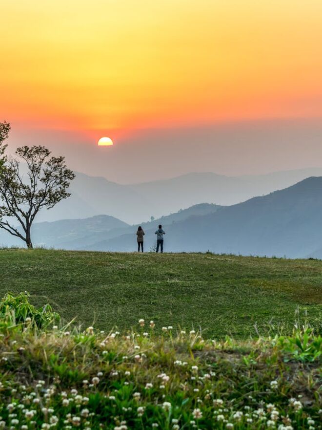 b140a2e2 2e1b 49dc 898f 298131edf367 nag tibba nt kumar amrit   golden sunset in nag tibba campsite 1 