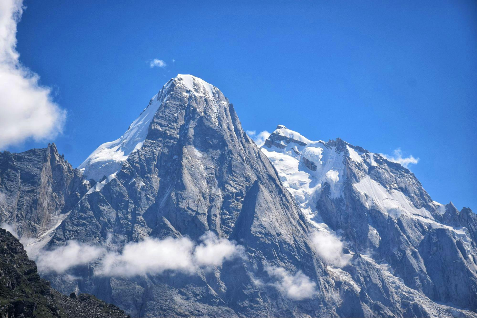 e7244e94 efb7 49c9 b87c 19ffe480e86c eiger and tarparan from kidhar maidan brammah valley indiahikes nitesh kumar